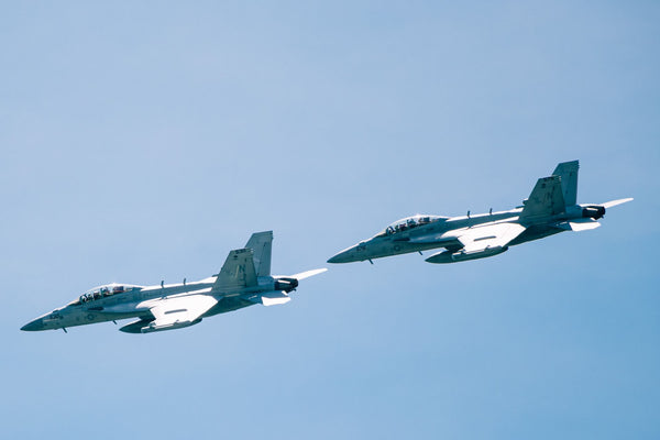 Weekly News Roundup: Army Shelves $2B IVAS Headset, Air Force One Bridge Jet Delivered, and More