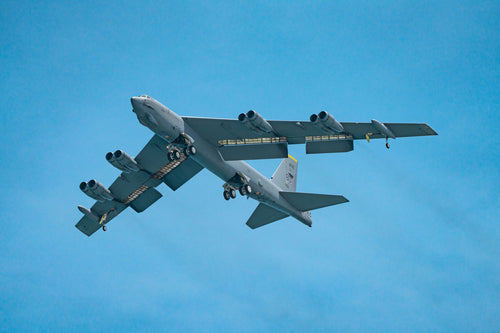 B-52 Stratofortress Crashes at Edwards AFB, All 8 Crewmembers Lost