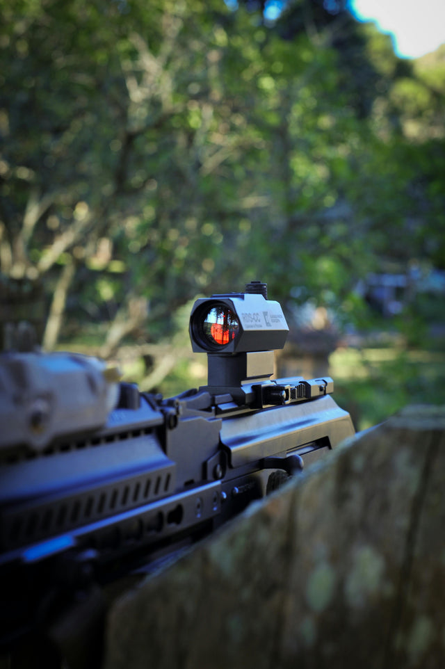 How to Zero a Red Dot Sight: The Complete 25 vs. 50 Yard Guide