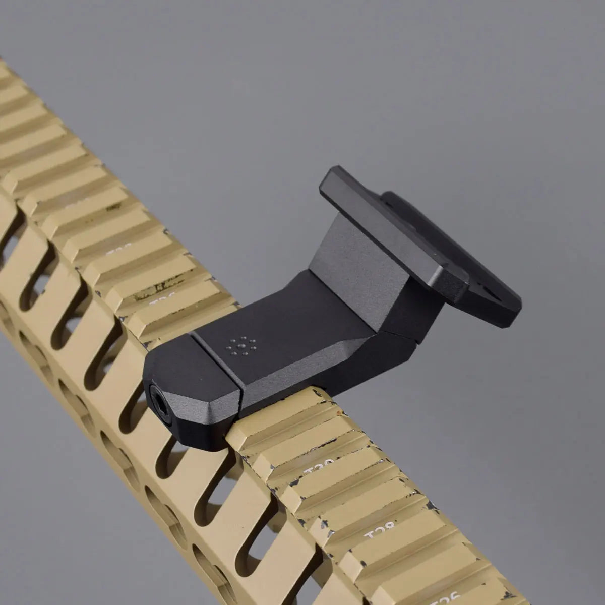 TacSight™ – 35/45° Offset Red Dot Optic Mount – Aluminum Mount for T01 T02 RMR